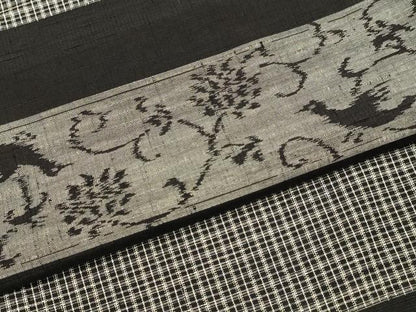 平和屋着物▽上質な紬　単衣　横段花鳥文　正絹　逸品　DABH4693du