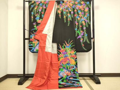 平和屋本店●お引きずり・お引き摺り・引き振袖 和装 結婚式 舞妓 芸妓 芸者 衣装 駒刺繍 型染 飛鶴流水花文 黒地 逸品 DABH4769du