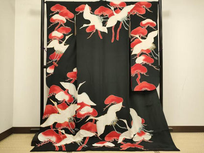 平和屋本店●お引きずり・お引き摺り・引き振袖　和装　結婚式　舞妓　芸妓　芸者　衣装　駒刺繍　飛鶴松文　黒地　逸品　DABH4782du