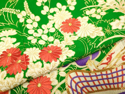 平和屋本店●お引きずり・お引き摺り・引き振袖　和装　結婚式　舞妓　芸妓　芸者　衣装　駒刺繍　御所車花文　金彩　逸品　DABH4798du