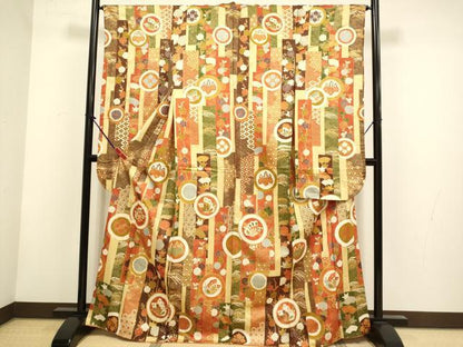 平和屋着物▼豪華振袖　駒刺繍　吉祥花蝶文　金通し地　正絹　逸品　DABH4876du