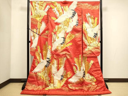 平和屋本店●色打掛　お引きずり　和装　婚礼　結婚式　花嫁　神社挙式　駒刺繍　総刺繍　飛鶴松葉文　金彩　逸品　DABH4919du