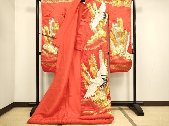 平和屋本店●色打掛　お引きずり　和装　婚礼　結婚式　花嫁　神社挙式　駒刺繍　総刺繍　飛鶴松葉文　金彩　逸品　DABH4919du