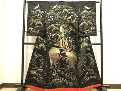 平和屋本店●色打掛　お引きずり　和装　婚礼　結婚式　花嫁　神社挙式　駒刺繍　飛鶴　蓑亀　松竹梅　黒地　逸品　DABH4921du