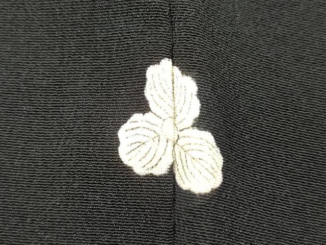 平和屋着物■豪華黒留袖　駒刺繍　陶器花文　金銀彩　正絹　逸品　DABH5023ea