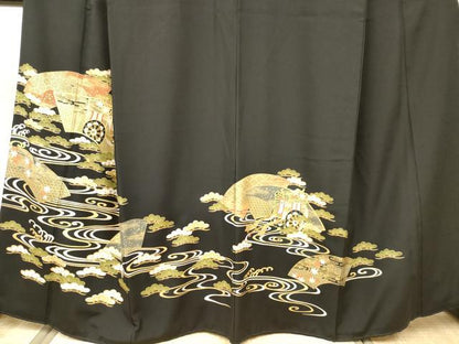 平和屋着物■豪華黒留袖　地紙重ね　流水松文　金彩　正絹　逸品　DABH5076ea