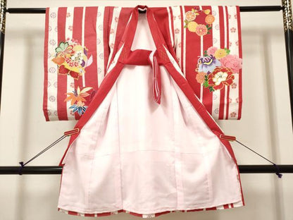 平和屋着物[]お宮参り　女の子　祝着　産着　初着　のしめ　駒刺繍　花蝶丸文　宝尽くし　未使用　DABH5169ea