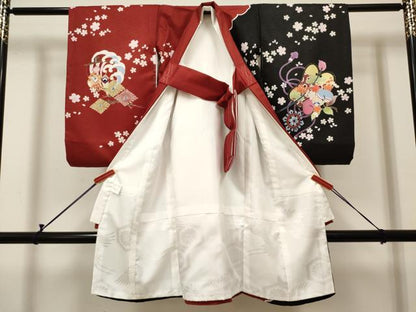 平和屋着物[]お宮参り　男の子　祝着　産着　初着　のしめ　刺繍　唐獅子花文　宝尽くし　黒地　金彩　未使用　DABH5177ea