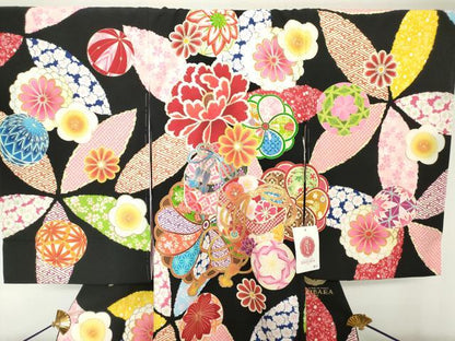 平和屋着物[]お宮参り　女の子　はいばら　祝着　産着　初着　のしめ　花鞠文　黒地　金彩　洗える着物　未使用　DABH5182ea