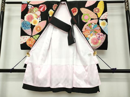 平和屋着物[]お宮参り　女の子　はいばら　祝着　産着　初着　のしめ　花鞠文　黒地　金彩　洗える着物　未使用　DABH5182ea