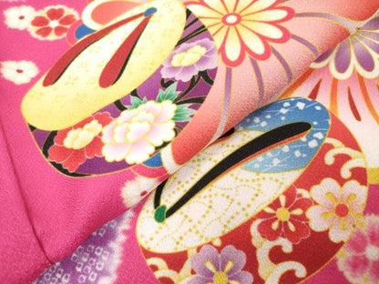 平和屋着物[]お宮参り　女の子　祝着　産着　初着　のしめ　刺繍　ぽっくり　舞花文　家紋散らし　金糸　未使用　DABH5183ea