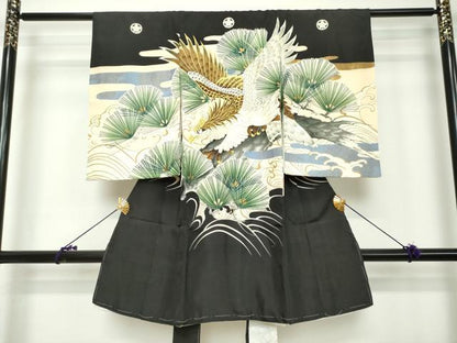 平和屋着物[]お宮参り　男の子　祝着　産着　初着　のしめ　刺繍　鷹　鷲　立波松文　金彩　逸品　DABH5189ea