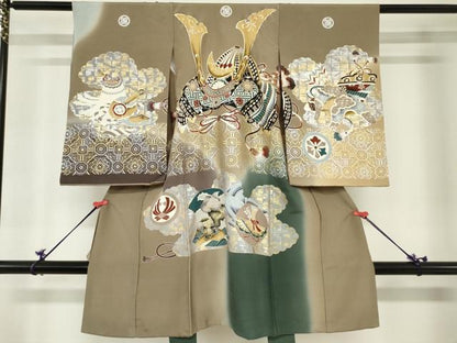 平和屋着物[]お宮参り　男の子　祝着　産着　初着　のしめ　兜　家紋散らし　暈し染め　金銀彩　逸品　DABH5221ea