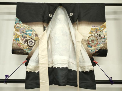 平和屋着物[]お宮参り　男の子　祝着　産着　初着　のしめ　鷹　鷲　兜　家紋散らし　金彩　逸品　DABH5233ea