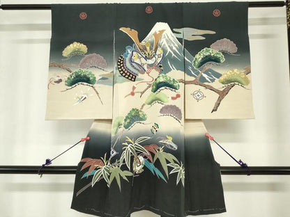 平和屋着物[]お宮参り　男の子　祝着　産着　初着　のしめ　兜　宝尽くし　笹松　富士山　暈し染め　逸品　DABH5237ea