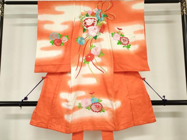 平和屋着物[]お宮参り　女の子　祝着　産着　初着　のしめ　総刺繍　くす玉花文　暈し染め　金銀糸　逸品　DABH5238ea