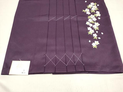 平和屋着物[]女の子　子供　行灯袴　総刺繍　舞桜文　葡萄色　金糸　洗える着物　未使用　DABH5433ea