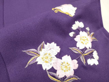 平和屋着物[]女の子　子供　行灯袴　総刺繍　舞蝶舞桜文　菖蒲色　金糸　洗える着物　DABH5443ea