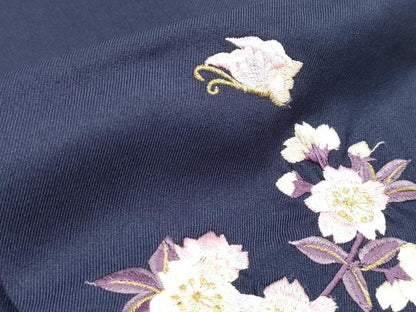 平和屋着物[]女の子　子供　行灯袴　総刺繍　舞蝶舞桜文　留紺色　金糸　洗える着物　DABH5446ea
