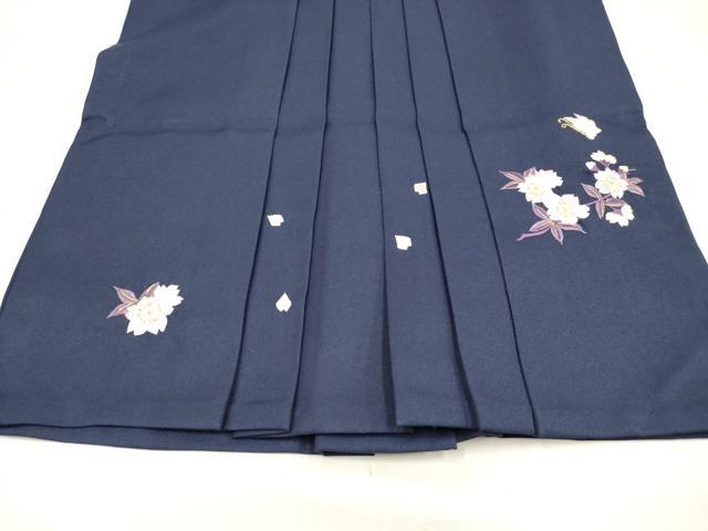 平和屋着物[]女の子　子供　行灯袴　総刺繍　舞蝶舞桜文　留紺色　金糸　洗える着物　DABH5446ea