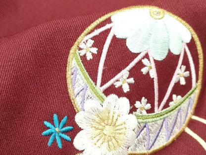 平和屋着物[]女の子　子供　行灯袴　総刺繍　鞠桜文　葡萄茶色　金糸　洗える着物　DABH5449ea