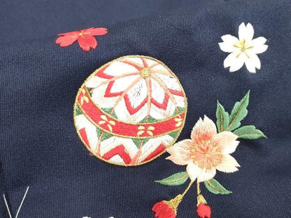 平和屋着物[]女の子　子供　行灯袴　総刺繍　鞠桜文　濃藍色　金糸　洗える着物　未使用　DABH5498ea