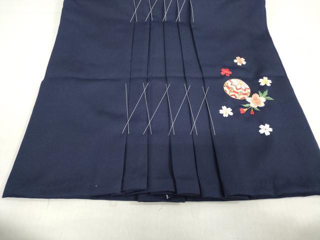 平和屋着物[]女の子　子供　行灯袴　総刺繍　鞠桜文　濃藍色　金糸　洗える着物　未使用　DABH5502ea