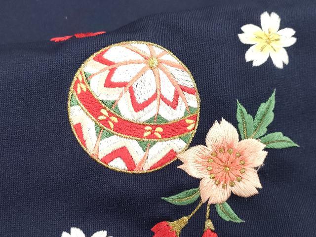 平和屋着物[]女の子　子供　行灯袴　総刺繍　鞠桜文　濃藍色　金糸　洗える着物　未使用　DABH5501ea