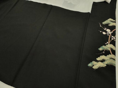 平和屋着物■豪華黒留袖　駒刺繍　雪輪御所車飛鶴花松文　金彩　ロング丈　正絹　逸品　DABH5968ya