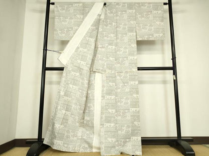 平和屋着物▽本場大島紬　白大島　単衣　9マルキ　牡丹唐草文　正絹　逸品　DABH6395az