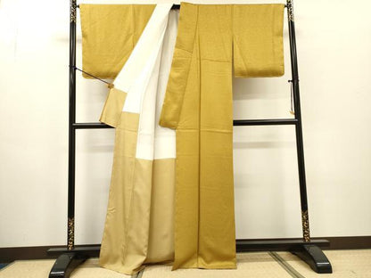 平和屋着物●上質な色無地　霞地紋　芥子色　正絹　逸品　未使用　DABH7179fe