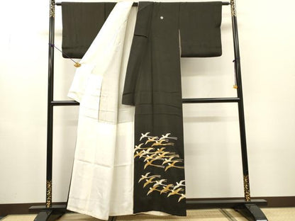 平和屋着物▼豪華黒留袖　駒刺繍　飛鳥文　金彩　正絹　逸品　DABH7402fe