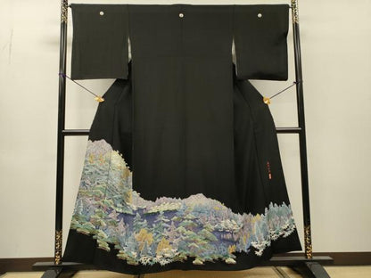 平和屋着物▼中国三大刺繍　スワトウ刺繍　汕頭刺繍　相良刺繍　蘇州刺繍　黒留袖　樹林文　正絹　逸品　DABH7410fe