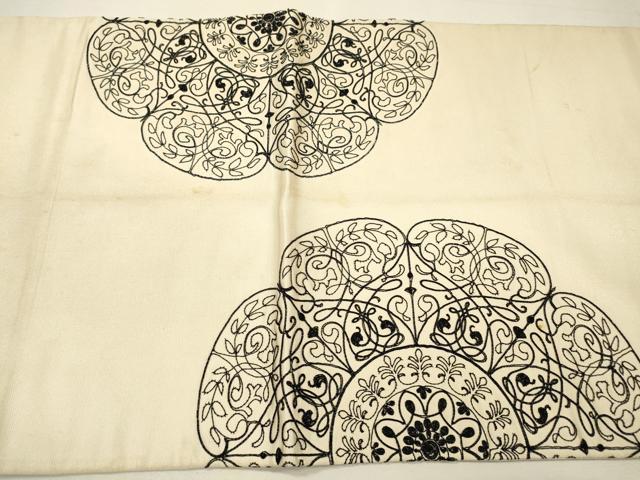 平和屋着物▼太鼓柄袋帯　総刺繍　花絵皿文　銀通し地　正絹　逸品　DABH7697fe