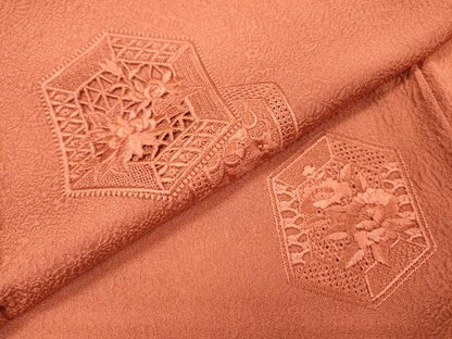 平和屋着物▼中国三大刺繍　スワトウ刺繍　汕頭刺繍　総刺繍　無地絵羽訪問着　亀甲花文　銀朱色　正絹　逸品　DABH7712fe
