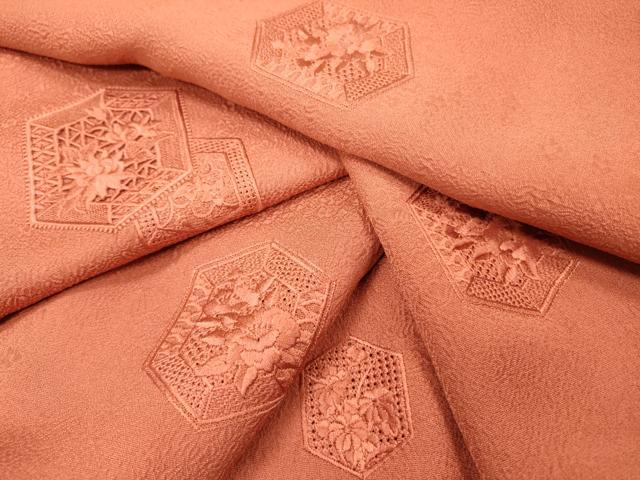 平和屋着物▼中国三大刺繍　スワトウ刺繍　汕頭刺繍　総刺繍　無地絵羽訪問着　亀甲花文　銀朱色　正絹　逸品　DABH7712fe