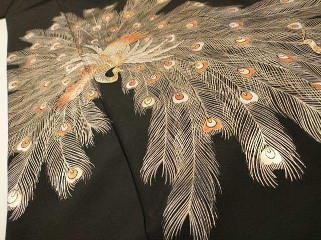 平和屋着物▼ちぎり絵女流作家　谷口妙絵　黒留袖　孔雀　金彩　正絹　逸品　DABH7721fe