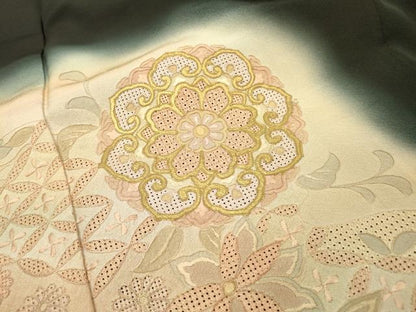 平和屋着物▼中国三大刺繍　スワトウ刺繍　汕頭刺繍　総刺繍　黒留袖　正倉院道長花文　暈し染　金銀彩　正絹　逸品　DABH7723fe