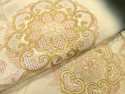 平和屋着物▼中国三大刺繍　スワトウ刺繍　汕頭刺繍　総刺繍　黒留袖　正倉院道長花文　暈し染　金銀彩　正絹　逸品　DABH7723fe