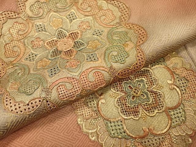 平和屋着物▼中国三大刺繍　スワトウ刺繍　汕頭刺繍　総刺繍　色留袖　正倉院　暈し染　金彩　正絹　逸品　DABH7728fe