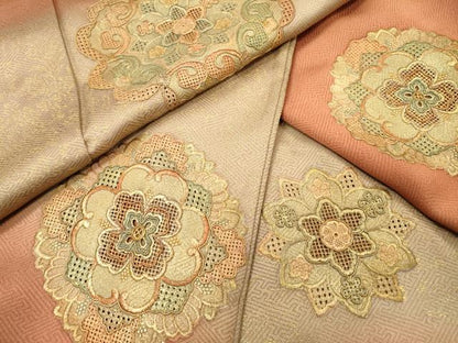 平和屋着物▼中国三大刺繍　スワトウ刺繍　汕頭刺繍　総刺繍　色留袖　正倉院　暈し染　金彩　正絹　逸品　DABH7728fe