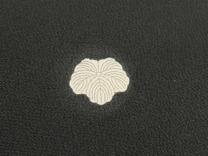 平和屋着物■豪華黒留袖　刺繍　重ね山群鶴文　暈し染め　金彩　正絹　逸品　DABH8590qa