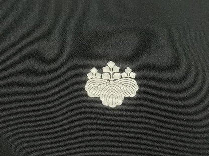 平和屋着物■豪華黒留袖　作家物　駒刺繍　松鶴千寿　暈し染め　金彩　正絹　逸品　DABH8782qa