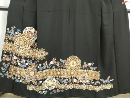 平和屋着物■豪華黒留袖　駒刺繍　横段正倉院花文　金彩　正絹　逸品　DABH8834qa