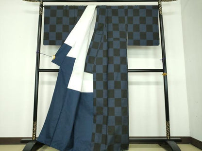 平和屋着物●本場大島紬　9マルキ　市松文様　正絹　逸品　DABH9124ps