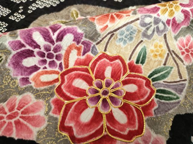 平和屋着物●豪華振袖　総絞り　駒刺繍　花手毬　黒地　金彩　正絹　逸品　DABH9136ps