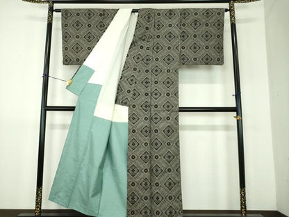 平和屋着物●本場大島紬　龍郷絣　花菱文　正絹　逸品　DABH9195ps