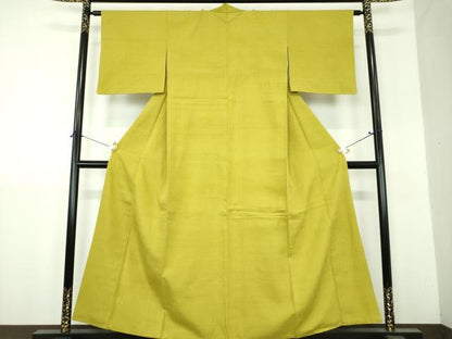 平和屋着物●上質な紬　色無地　鶸色　正絹　逸品　DABH9204ps
