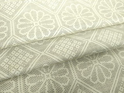 平和屋着物●本場大島紬　白大島　7マルキ　花菱文　正絹　逸品　DABH9216ps