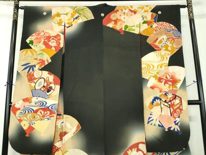 平和屋本店●アンティーク　大正ロマン　振袖　駒刺繍　扇面御所車飛鶴花文　暈し染め　黒地　金糸　正絹　逸品　DABH9225ps